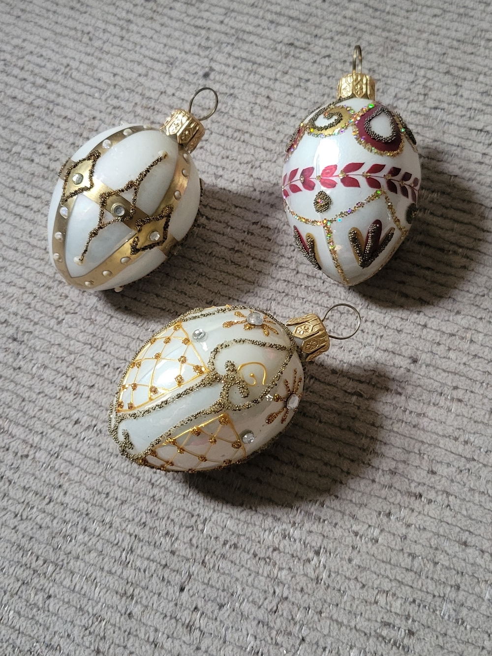 Elegant White & Gold Decorative Egg Ornaments - Set of 3